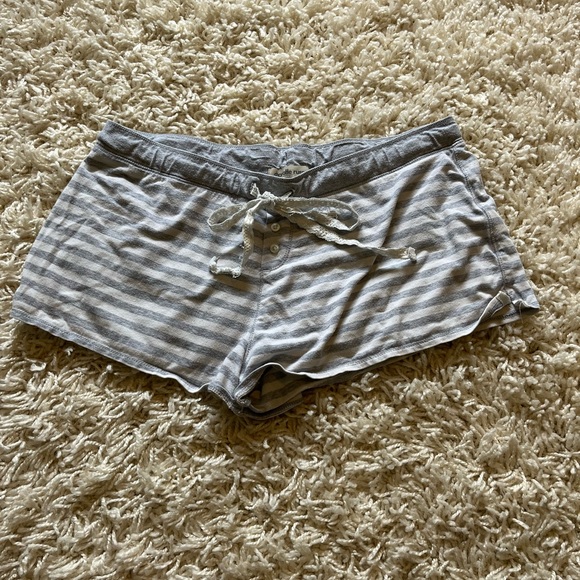 CHARLOTTE RUSSE shorts - Picture 6 of 6